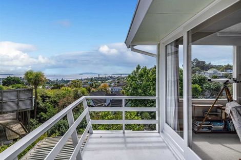 Photo of property in 1 Elizabeth Place, Mairangi Bay, Auckland, 0630