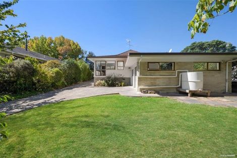 Photo of property in 16 Dennis Avenue, Hillpark, Auckland, 2102