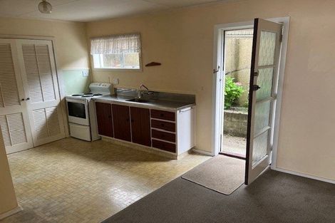 Photo of property in 21 Bayly Road, Moturoa, New Plymouth, 4310