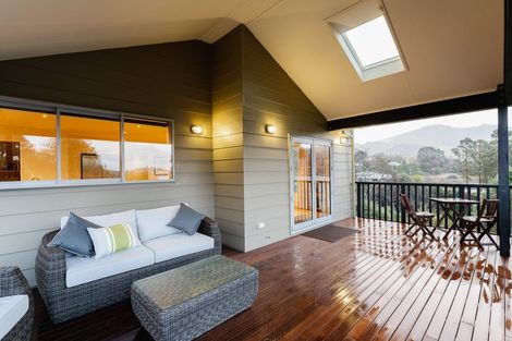 Photo of property in 8 Cove Street, Roseneath, Port Chalmers, 9023