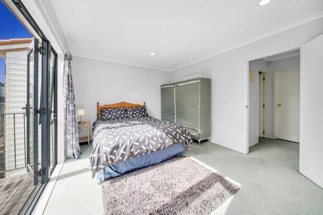 Photo of property in Tuscany Way, 20/3 Ambrico Place, New Lynn, Auckland, 0600