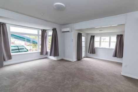 Photo of property in 88 Queenwood Road, Levin, 5510