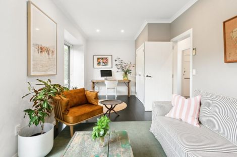 Photo of property in 8 Lochiel Road, Khandallah, Wellington, 6035