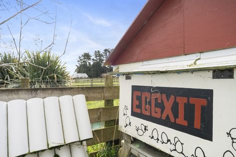 Photo of property in 103 Waikawa Beach Road, Manakau, Levin, 5573