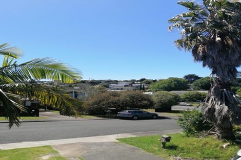 Photo of property in 4 Tawavale Crescent, Totara Vale, Auckland, 0629