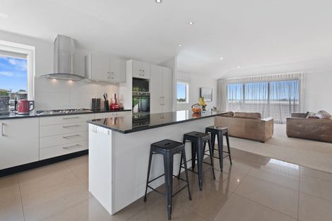Photo of property in 13a Marina Road, Torbay, Auckland, 0630