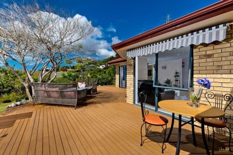 Photo of property in 48 Waldorf Crescent, Orewa, 0931