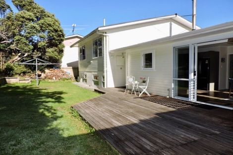 Photo of property in 8 Saint Catherines Terrace, Tawa, Wellington, 5028