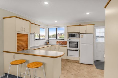 Photo of property in 10 Veitches Road, Casebrook, Christchurch, 8051