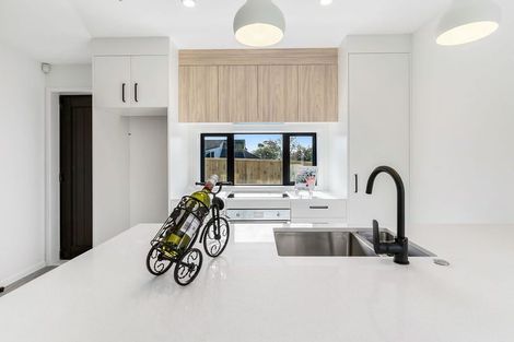 Photo of property in 19a Bradbury Road, Botany Downs, Auckland, 2010