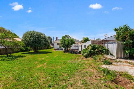 Photo of property in 2 Barberry Lane, Te Atatu Peninsula, Auckland, 0610