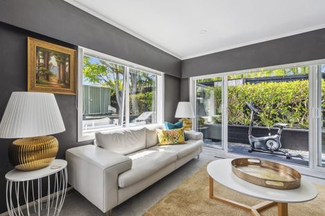 Photo of property in 9 Seymour Road, Mellons Bay, Auckland, 2014