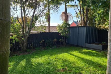 Photo of property in 1/7 Fernbird Place, Massey, Auckland, 0614