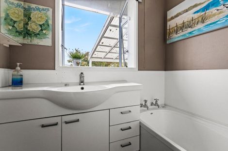 Photo of property in 166 Flaxmere Avenue, Flaxmere, Hastings, 4120