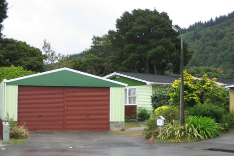 Photo of property in 9 Patutu Grove, Trentham, Upper Hutt, 5018