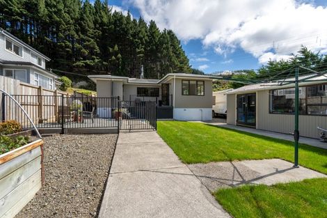 Photo of property in 23 Willowbank Road, Tawa, Wellington, 5028