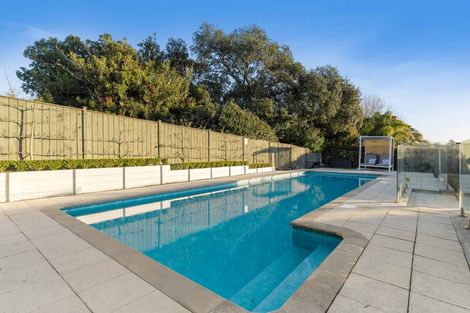 Photo of property in 6 Liston Crescent, Cockle Bay, Auckland, 2014