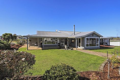 Photo of property in 19 Highfields Drive, Katikati, 3129