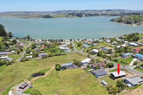 Photo of property in 32 Oxford Street, Whakapirau, Maungaturoto, 0583