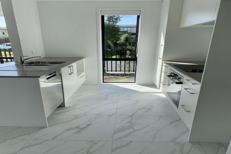 Photo of property in 1/3 Fairdale Place, Birkdale, Auckland, 0626
