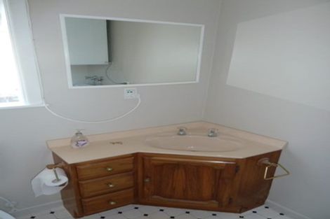 Photo of property in 10 Levy Street, Mount Victoria, Wellington, 6011