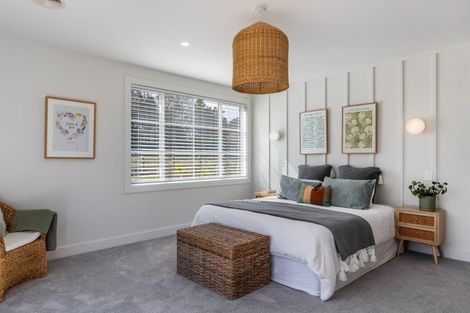 Photo of property in 5 Lens Way, Acacia Bay, Taupo, 3385