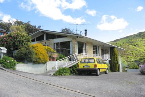 Photo of property in 7 Angle Street, Picton, 7220