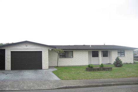 Photo of property in 3 Pohutukawa Crescent, Raumati Beach, Paraparaumu, 5032