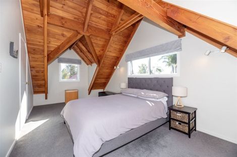 Photo of property in 1a Barberry Lane, Te Atatu Peninsula, Auckland, 0610