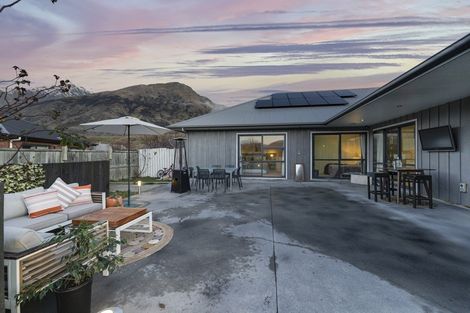 Photo of property in 20 Herries Lane, Lake Hayes, Queenstown, 9304