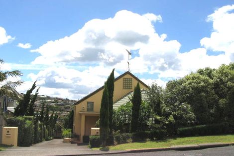 Photo of property in 2/47 Rangitoto Terrace, Milford, Auckland, 0620