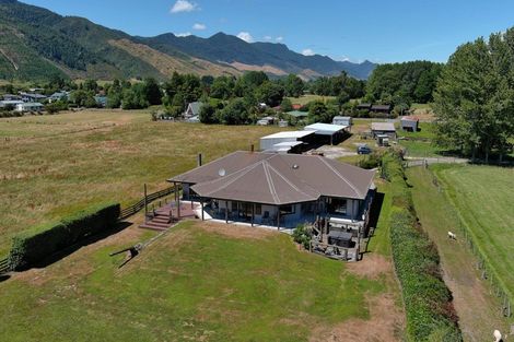 Photo of property in 11 Hotham Street, Murchison, 7007