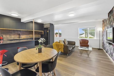 Photo of property in 7 Wesley Road, Kelburn, Wellington, 6012