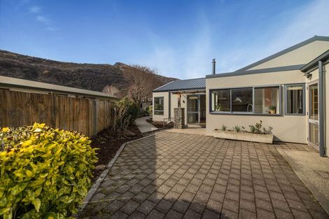 Photo of property in 11 Elva Dawson Place, Arrowtown, 9302