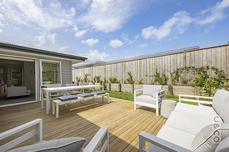 Photo of property in 31 Pitoitoi Drive, Riverhead, 0820