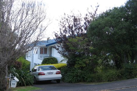 Photo of property in 82 Seaview Road, Castor Bay, Auckland, 0620