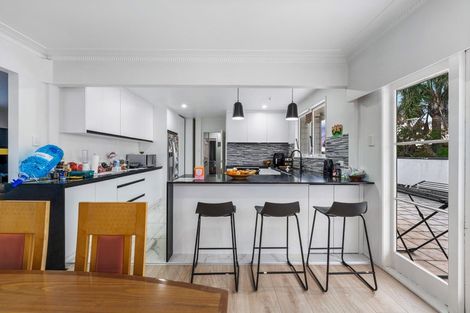 Photo of property in 214a Edmonton Road, Te Atatu South, Auckland, 0610