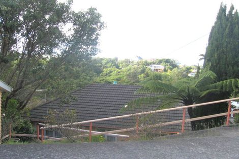 Photo of property in 124 Miromiro Road, Normandale, Lower Hutt, 5010