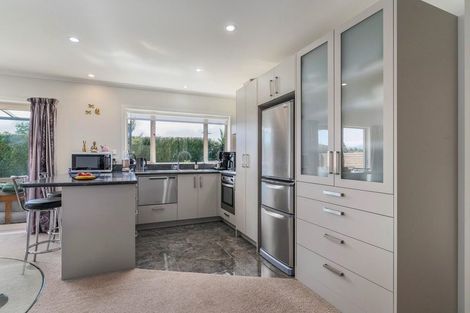 Photo of property in 6 Madison Street, Carterton, 5713