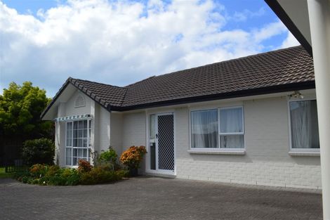 Photo of property in 47 Palmcrest Grove, Highland Park, Auckland, 2010