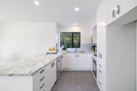 Photo of property in 2/57 Wairakei Road, Bryndwr, Christchurch, 8052