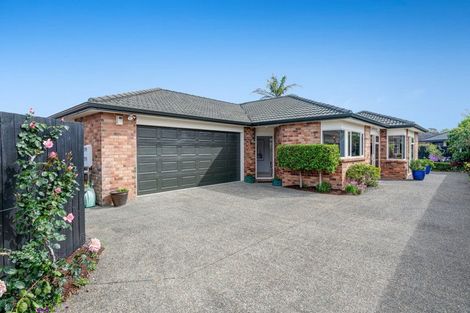 Photo of property in 12a Pine Road, Orewa, 0931