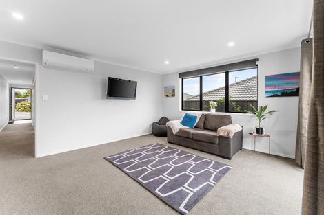 Photo of property in 8 Wai Huri Place, Omokoroa, 3114