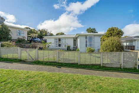 Photo of property in 5 Cypress Drive, Maungaraki, Lower Hutt, 5010