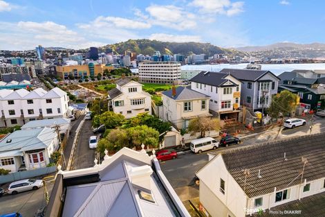Photo of property in 46 Roxburgh Street, Mount Victoria, Wellington, 6011