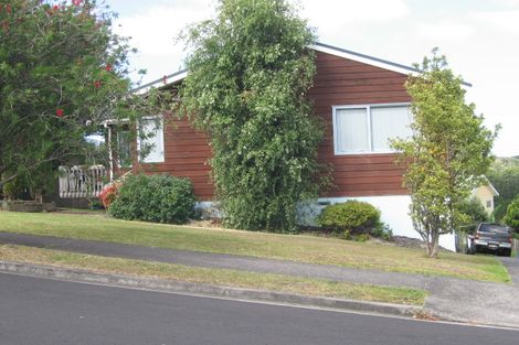Photo of property in 2/10 Witheford Drive, Bayview, Auckland, 0629