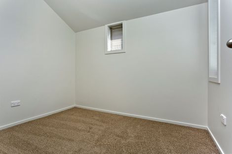 Photo of property in 5/4 John Jennings Drive, Oteha, Auckland, 0632