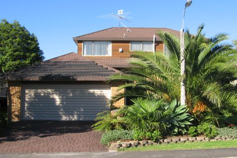 Photo of property in 20 Harbour Lights Close, West Harbour, Auckland, 0618