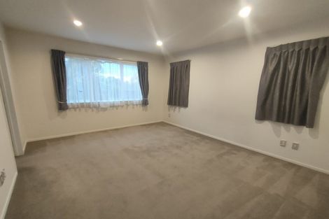 Photo of property in 6b Gossamer Drive, Pakuranga Heights, Auckland, 2010