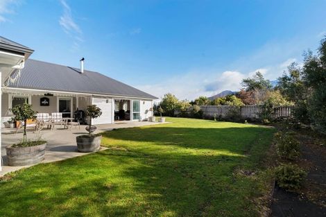 Photo of property in 22 Charles Court, Lake Hawea, Wanaka, 9382